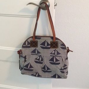 Dooney nautical in great condition